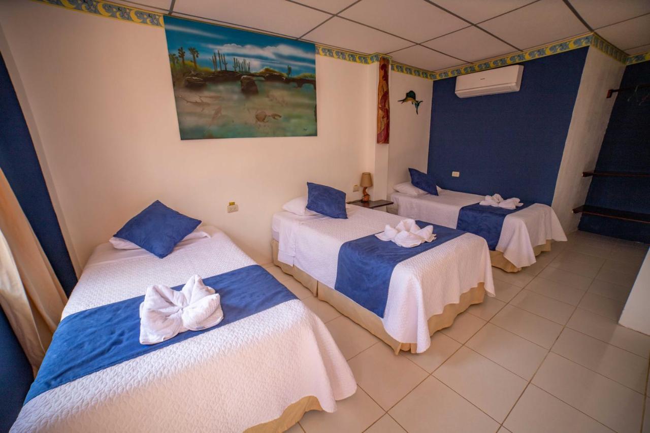 Hostal Gladismar Puerto Villamil Bagian luar foto