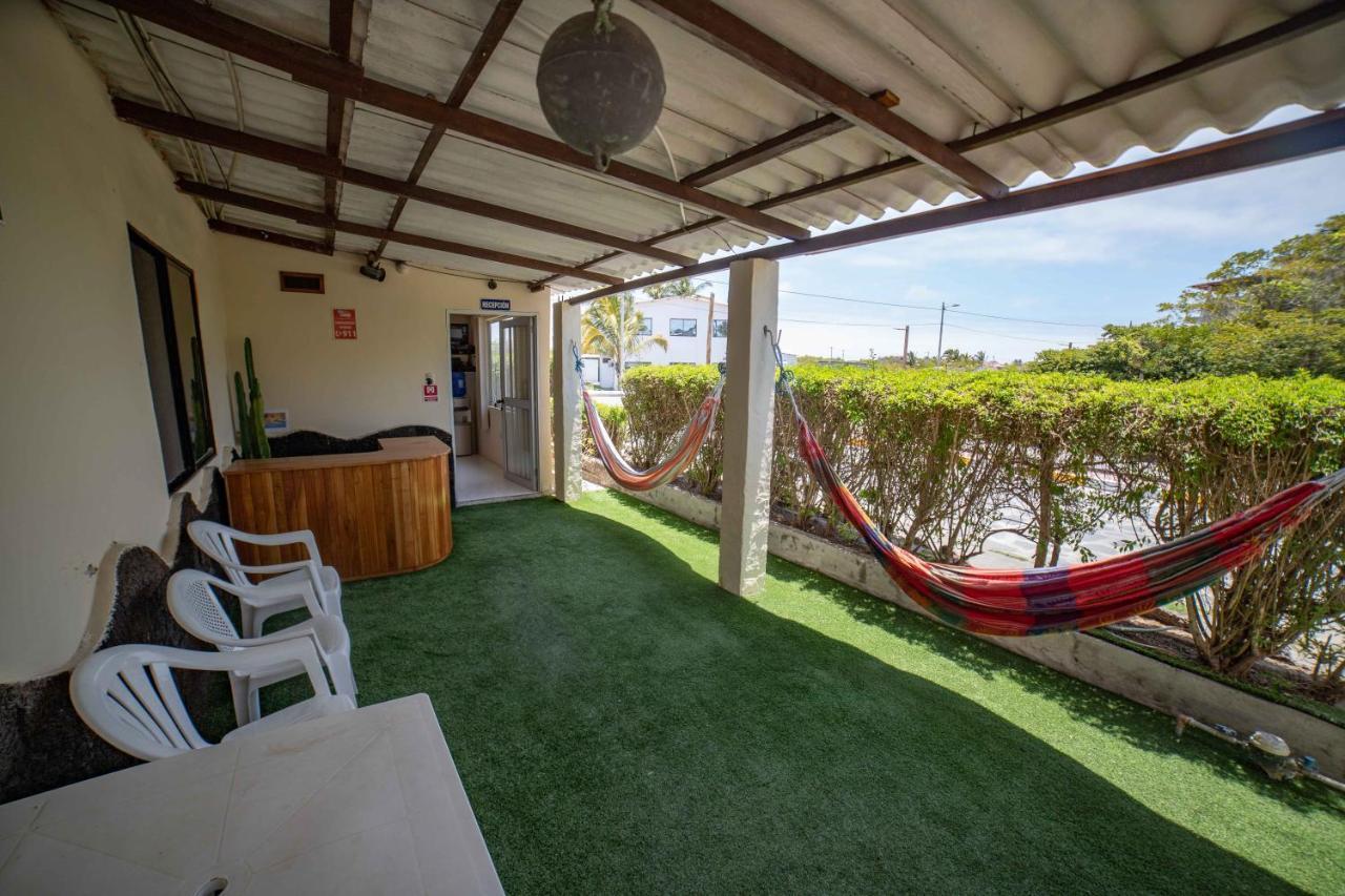 Hostal Gladismar Puerto Villamil Bagian luar foto